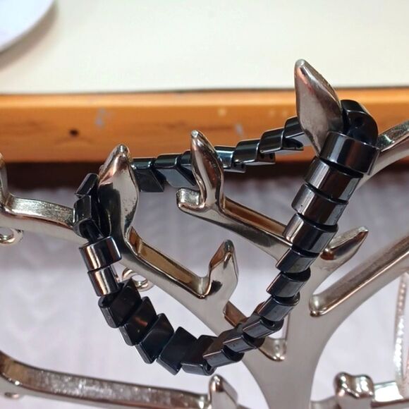Gray  Unisex Magnetic   Hematite  Stretch  Health Bracelet - Picture 1 of 3